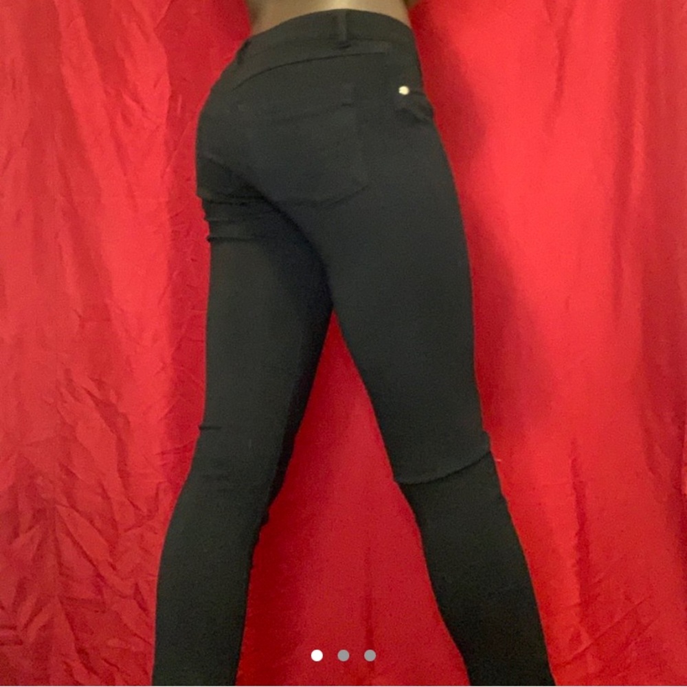 Super stretchy black jeans.
